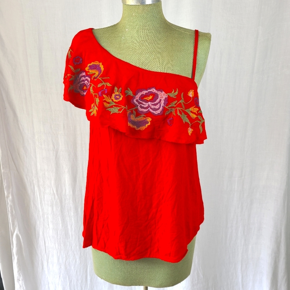 Entro Embroidered Off One Shoulder Top. Size L